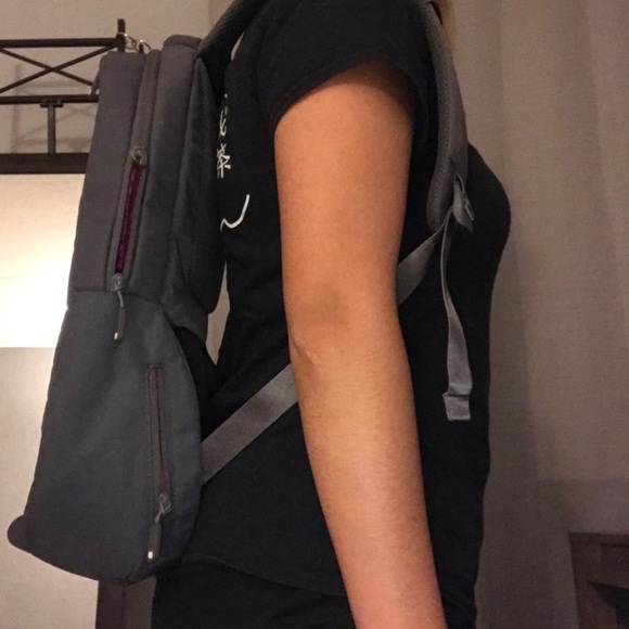 Incase Nylon Backpack - Picture 11 of 11